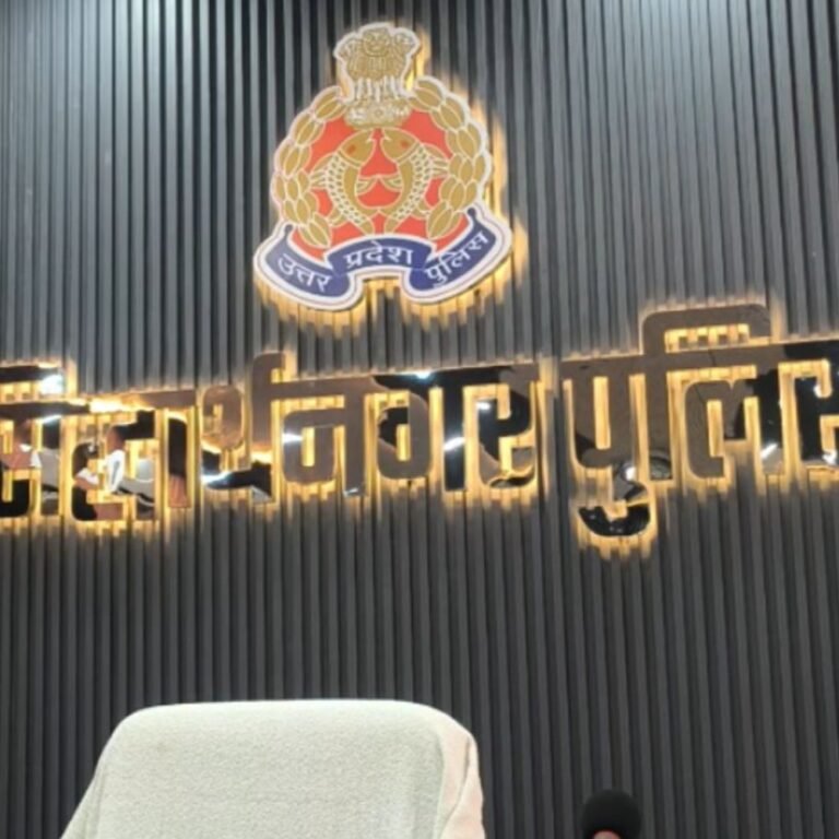 नाबालिग को शादी का झांसा देकर भगाने का आरोप:सिद्धार्थनगर में तीन युवकों पर केस दर्ज, पिता ने सोने-चांदी और नकदी गायब होने की बात कही