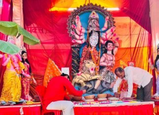 विक्रमजोत के रूपगढ़ में शारदीय नवरात्रि शुरू:पहले दिन मां शैलपुत्री की पूजा के साथ दुर्गा प्रतिमाएं स्थापित, भक्तिमय हुआ माहौल विक्रमजोत के रूपगढ़ में शारदीय नवरात्रि शुरू:पहले दिन मां शैलपुत्री की पूजा के साथ दुर्गा प्रतिमाएं स्थापित, भक्तिमय हुआ माहौल