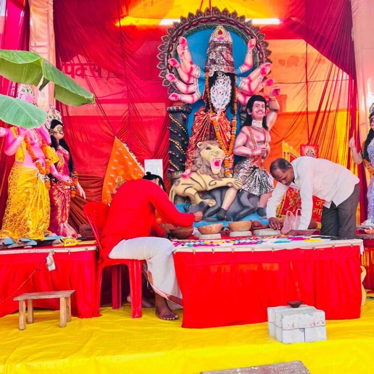 विक्रमजोत के रूपगढ़ में शारदीय नवरात्रि शुरू:पहले दिन मां शैलपुत्री की पूजा के साथ दुर्गा प्रतिमाएं स्थापित, भक्तिमय हुआ माहौल