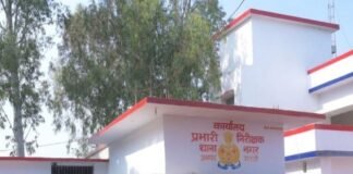 बस्ती में छात्रा से अश्लील हरकत का आरोपी शिक्षक गिरफ्तार:नगर थाना के निजी विद्यालय का मामला, पॉक्सो एक्ट में केस दर्ज बस्ती में छात्रा से अश्लील हरकत का आरोपी शिक्षक गिरफ्तार:नगर थाना के निजी विद्यालय का मामला, पॉक्सो एक्ट में केस दर्ज