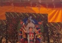 जमुनहा में शारदीय नवरात्रि शुरू, मां दुर्गा की प्रतिमाएं स्थापित:श्रद्धा और उत्साह का माहौल, मंदिरों-पंडालों में शैलपुत्री की पूजा जमुनहा में शारदीय नवरात्रि शुरू, मां दुर्गा की प्रतिमाएं स्थापित:श्रद्धा और उत्साह का माहौल, मंदिरों-पंडालों में शैलपुत्री की पूजा