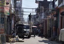 तुलसीपुर के साईं मंदिर में मां दुर्गा की प्रतिमा स्थापित:पुरानी बाजार में सजा पंडाल, नवरात्रि पर भक्तों में उत्साह तुलसीपुर के साईं मंदिर में मां दुर्गा की प्रतिमा स्थापित:पुरानी बाजार में सजा पंडाल, नवरात्रि पर भक्तों में उत्साह