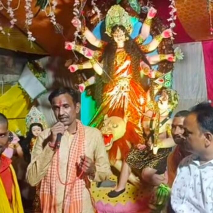 शेखापुर में माता रानी की मूर्ति स्थापित:विशेश्वरगंज विकासखंड में रात में हुई स्थापना, सुबह से भक्तों ने किए दर्शन