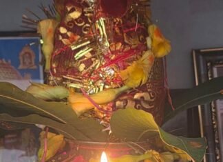अलाउद्दीनपुर में शारदीय नवरात्र शुरू, कलश स्थापना हुई:श्रद्धालु मां शैलपुत्री की पूजा में जुटे, घरों और मंदिरों में भक्ति का माहौल अलाउद्दीनपुर में शारदीय नवरात्र शुरू, कलश स्थापना हुई:श्रद्धालु मां शैलपुत्री की पूजा में जुटे, घरों और मंदिरों में भक्ति का माहौल