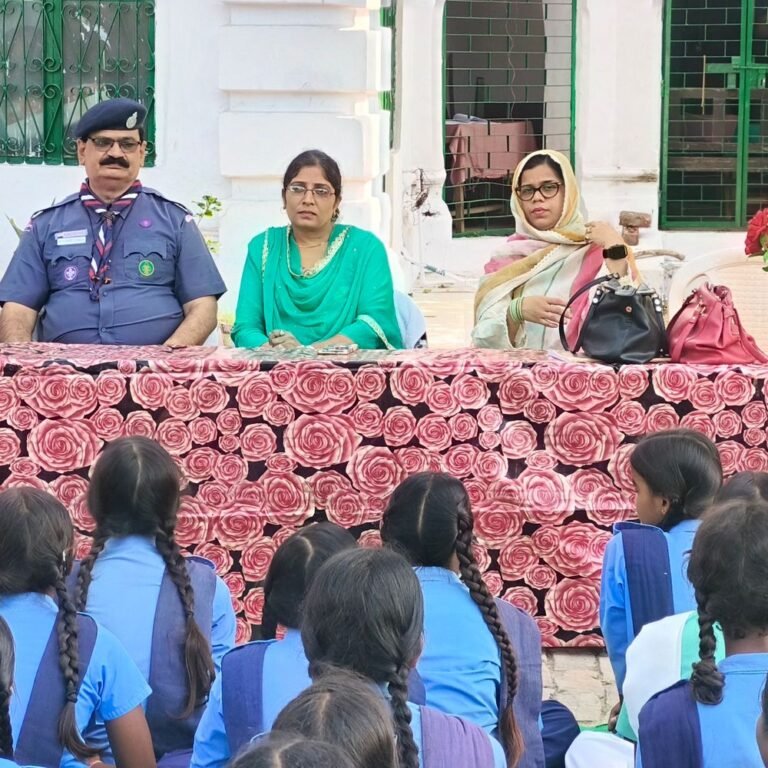 छात्राओं ने गाइड शिविर में टेंट और गैजेट्स बनाए:बेगम खैर गर्ल्स इंटर कॉलेज में तीन दिवसीय प्रशिक्षण पूरा; नवंबर की जिला रैली की तैयारी तेज