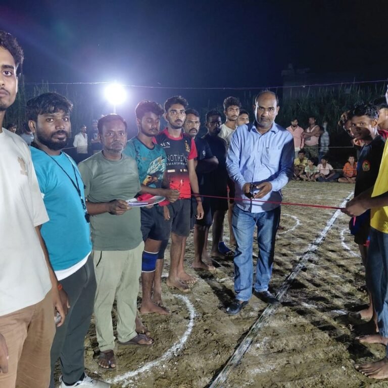 भरवलियां में तीन दिवसीय कबड्डी प्रतियोगिता शुरू:पहले मुकाबले में लक्ष्मीपुर विजयी, विजेता टीमों को मिलेंगे पुरस्कार