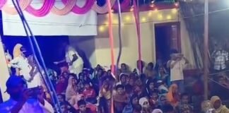 हाजी दद्दन खान दुर्गा पूजा पंडालों में पहुंचे:श्रावस्ती में मां स्कंदमाता के दर्शन कर दिया आपसी भाईचारे का संदेश हाजी दद्दन खान दुर्गा पूजा पंडालों में पहुंचे:श्रावस्ती में मां स्कंदमाता के दर्शन कर दिया आपसी भाईचारे का संदेश