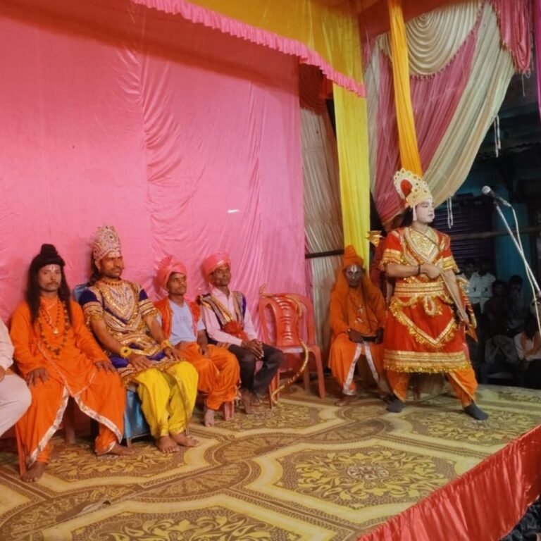 मथुरा बाजार में रामलीला मंचन:राम-सीता विवाह संपन्न; परशुराम-लक्ष्मण संवाद सुनकर दर्शक हुए भावुक
