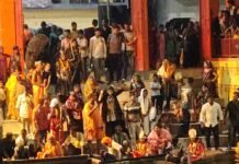 रामलीला के चौथे दिन श्रीराम वन गमन का मंचन:उतरौला में राजा दशरथ के देहावसान से अयोध्या में छाया शोक रामलीला के चौथे दिन श्रीराम वन गमन का मंचन:उतरौला में राजा दशरथ के देहावसान से अयोध्या में छाया शोक