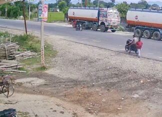 स्कूल के बाहर से बाइक चोरी:गड़ौरा बाजार में चोरी की बढ़ती घटनाओं से लोग परेशान स्कूल के बाहर से बाइक चोरी:गड़ौरा बाजार में चोरी की बढ़ती घटनाओं से लोग परेशान