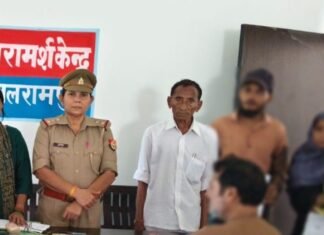 बलरामपुर परिवार परामर्श केंद्र में 3 विवाद सुलझे:पुलिस की काउंसलिंग से दूर हुए मनमुटाव, साथ रहने को राजी हुए दंपती बलरामपुर परिवार परामर्श केंद्र में 3 विवाद सुलझे:पुलिस की काउंसलिंग से दूर हुए मनमुटाव, साथ रहने को राजी हुए दंपती