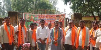 सेवा संकल्प अभियान में सफाई कर्मियों का सम्मान:श्रावस्ती में विद्यार्थियों को बांटी शिक्षण सामग्री, बच्चों को मिले उपहार
