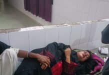 गिरंट बाजार में पड़ोसियों ने महिला को पीटा:कहासुनी के बाद हुई मारपीट, जिला अस्पताल रेफर गिरंट बाजार में पड़ोसियों ने महिला को पीटा:कहासुनी के बाद हुई मारपीट, जिला अस्पताल रेफर
