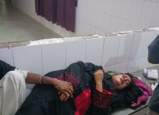 गिरंट बाजार में पड़ोसियों ने महिला को पीटा:कहासुनी के बाद हुई मारपीट, जिला अस्पताल रेफर गिरंट बाजार में पड़ोसियों ने महिला को पीटा:कहासुनी के बाद हुई मारपीट, जिला अस्पताल रेफर