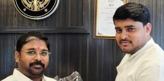 चौक नगर पंचायत को मिला पूर्णकालिक ईओ:मनोज कुमार प्रियदर्शी ने संभाला कार्यभार, मई से उधार के अधिकारियों के सहारे चल रहा था काम चौक नगर पंचायत को मिला पूर्णकालिक ईओ:मनोज कुमार प्रियदर्शी ने संभाला कार्यभार, मई से उधार के अधिकारियों के सहारे चल रहा था काम