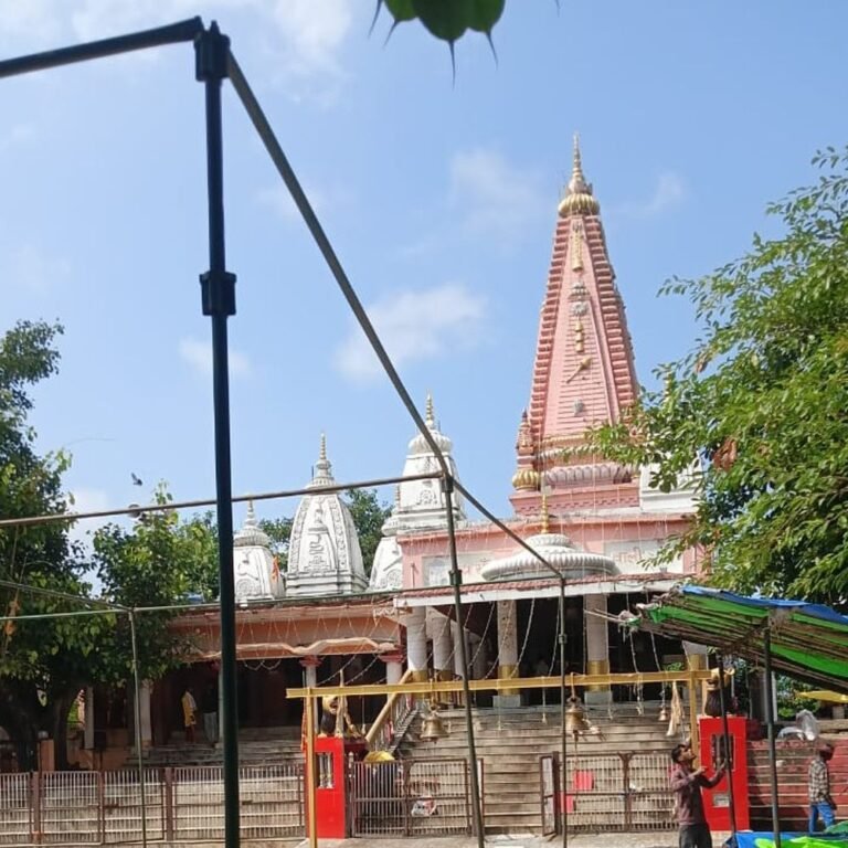 लक्ष्मीपुर देउरवा में रामलीला की तैयारियां तेज:दुर्गा मंदिर परिसर में रविवार से होगा मंचन, कुशीनगर से आएगी पार्टी