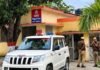 बाजार में दलित युवक को पीटा, जातिसूचक गालियां दीं:रास्ते में रोककर मारपीट का आरोप, सिर और उंगली में चोट; 3 पर केस बाजार में दलित युवक को पीटा, जातिसूचक गालियां दीं:रास्ते में रोककर मारपीट का आरोप, सिर और उंगली में चोट; 3 पर केस