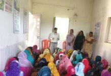 समूह की सुनीता गाजर-सब्जी उगाकर चला रहीं घर:पनियरा के हरखपुरा में आजीविका मिशन की बैठक, महिलाओं को मिला प्रोत्साहन समूह की सुनीता गाजर-सब्जी उगाकर चला रहीं घर:पनियरा के हरखपुरा में आजीविका मिशन की बैठक, महिलाओं को मिला प्रोत्साहन