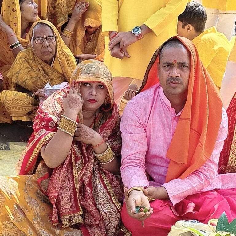 कलश यात्रा के साथ नौ दिवसीय शतचंडी महायज्ञ शुरू:हजारों श्रद्धालुओं ने भाग लिया, कन्याओं ने सिर पर कलश रखकर यात्रा पूरी की