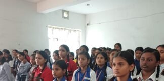 छात्राओं को साइबर अपराध से बचाव की जानकारी दी गई:कप्तानगंज के एसडीजी इंटर कॉलेज में महिला सशक्तिकरण कार्यक्रम हुआ