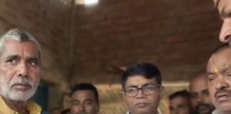 श्रावस्ती में 3 परिवारों को 10.15 लाख की आर्थिक सहायता:विधायक ने पीड़ित परिवारों को सौंपे सहायता चेक, बिजली हादसे में दो युवकों की हुई थी मौत श्रावस्ती में 3 परिवारों को 10.15 लाख की आर्थिक सहायता:विधायक ने पीड़ित परिवारों को सौंपे सहायता चेक, बिजली हादसे में दो युवकों की हुई थी मौत