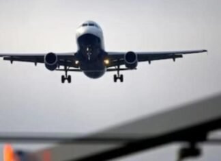 विमानन सेक्टर में बढ़ी परेशानी, बड़े दावों के बावजूद एयरलाइंस के सामने क्यों आया संकट?