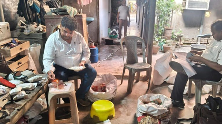 कानपुर:कट्टू, सिंघाड़े का आटा सहित 18 नमूने लिए, 1.60 लाख का माल सीज – 18 Samples Collected—including Kuttu And Water Chestnut Flour; Goods Worth ₹1.60 Lakh Seized