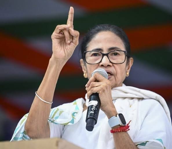 ‘लोगों के अधिकार छीनने वालों को कैसे माफ करूं’, ममता का ज्ञानेश कुमार पर निशाना