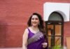माधुरी के फैन ने किया अनोखा सरप्राइज, टी-शर्ट पर एक्ट्रेस की तस्वीर देख छा गई मुस्कान