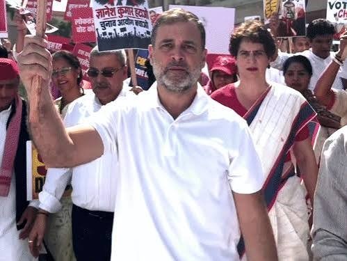 राहुल गांधी के नेतृत्व में इंडिया ब्लॉक का मार्च, चुनाव आयोग के खिलाफ उठाएंगे सवाल