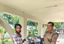 डीआईजी देवीपाटन परिक्षेत्र गोण्डा श्री अशोक कुमार द्वारा परिक्षेत्रीय कार्यालय में नियुक्त पुलिसकर्मियों एवं चतुर्थ श्रेणी कर्मियों को कंबल वितरित किया गया ।*