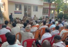क्षेत्राधिकारी ललिया द्वारा थाना महराजगंज तराई परिसर में आगामी त्योहार दुर्गा पूजा (नवरात्रि) व दशहरा के संबंध में पीस कमेटी की बैठक आयोजित की गई*