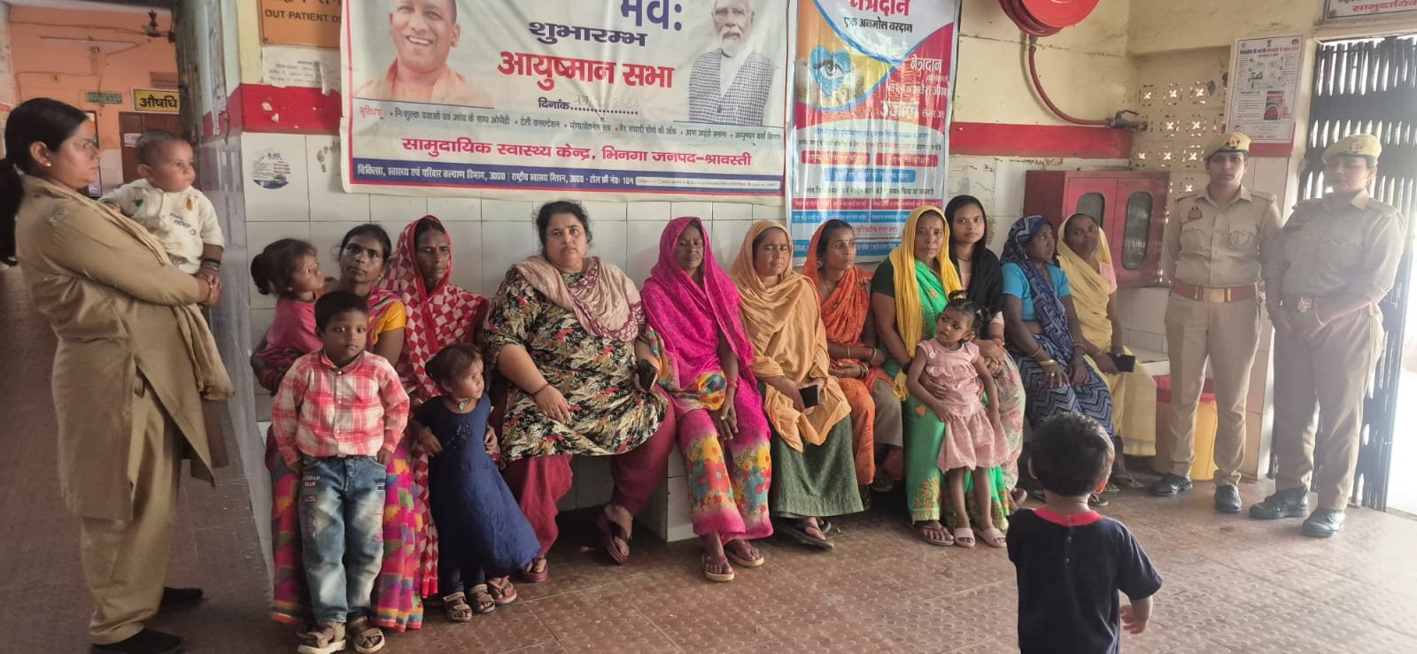मिशन शक्ति–5 (द्वितीय चरण): श्रावस्ती पुलिस की जनजागरूकता की नई मिसाल — 04 स्थानों पर 450 से अधिक महिलाओं-बालिकाओं का “बहू-बेटी सम्मेलन” आयोजित, सशक्तिकरण का दिया सशक्त संदेश”*