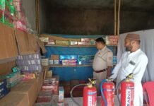 अग्नि सुरक्षा के दृष्टिगत स्थायी आतिशबाजी स्थल का निरीक्षण, दिए आवश्यक दिशा-निर्देश