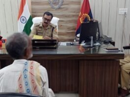 पुलिस अधीक्षक बलरामपुर द्वारा पुलिस अधीक्षक कार्यालय में की गई जनसुनवाई