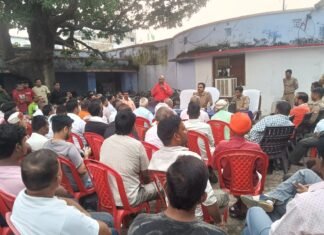 पुलिस अधीक्षक बलरामपुर के निर्देशानुसार,उपजिलाधिकारी सदर व प्रभारी नि0 थाना को0 नगर द्वारा थाना को0 नगर परिसर में प्रभारी निरीO थाना ललिया द्वारा थाना ललिया परिसर में आगामी त्योहार मां दुर्गा पूजा (नवरात्रि) व दशहरा के संबंध में पीस कमेटी की बैठक आयोजित की गई*
