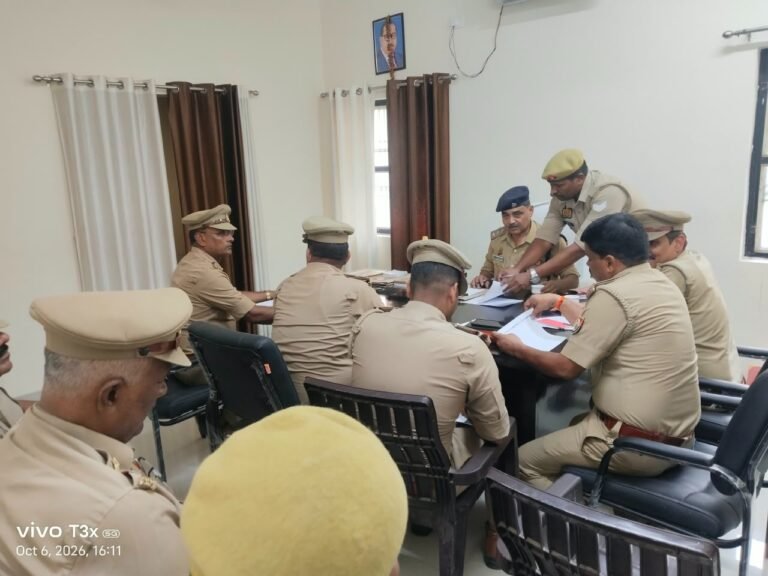 पुलिस अधीक्षक बलरामपुर के निर्देशन में, क्षेत्राधिकारी ललिया द्वारा सर्किल ललिया के सभी विवेचकों के साथ लंबित विवेचनाओं की समीक्षा कर समयबद्ध एवं गुणवत्तापूर्ण निस्तारण हेतु दिए गए आवश्यक दिशा-निर्देश*