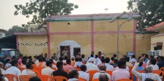 क्षेत्राधिकारी इकौना की उपस्थिति में थाना इकौना पर आयोजित की गयी पीस कमेटी की मीटिंग