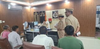 जनता दर्शन में पुलिस अधीक्षक ने सुनी जन समस्याएं, संबंधित को शीघ्र निस्तारण हेतु दिए निर्देश*