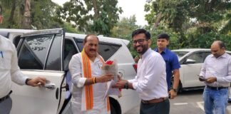 एक दिवसीय दौरे पर श्रावस्ती पहुंचे मा0 प्रभारी मंत्री, ’’सेवा संकल्प अभियान’’ कार्यक्रम में किया प्रतिभाग*