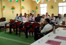 जनगणना हेतु फील्ड ट्रेनर्स को दिया जा रहा प्रशिक्षण