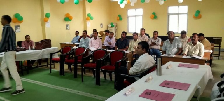 जनगणना हेतु फील्ड ट्रेनर्स को दिया जा रहा प्रशिक्षण