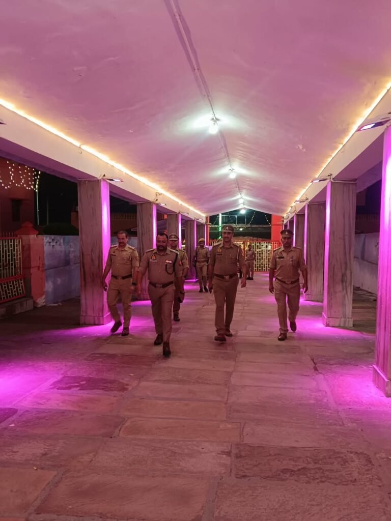 अपर पुलिस अधीक्षक बलरामपुर द्वारा आगामी शारदीय नवरात्रि में आदिशक्ति मां पाटेश्वरी देवी मंदिर तुलसीपर में लगने वाले मेले के दृष्टिगत निरीक्षण कर संबंधित को आवश्यक दिशा निर्देश दिए गए।*