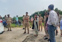 शारदीय नवरात्रि/दुर्गा पूजा एवं दशहरा के दृष्टिगत जिलाधिकारी व पुलिस अधीक्षक ने बड़राह घाट थाना मल्हीपुर का किया निरीक्षण