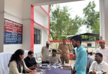 जिलाधिकारी एवं पुलिस अधीक्षक की अध्यक्षता में थाना मल्हीपुर में समाधान दिवस का हुआ आयोजन