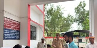 जिलाधिकारी एवं पुलिस अधीक्षक की अध्यक्षता में थाना मल्हीपुर में समाधान दिवस का हुआ आयोजन