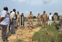 जिलाधिकारी एवं पुलिस अधीक्षक ने मूर्ति विसर्जन स्थल भेला गांव का लिया जायजा