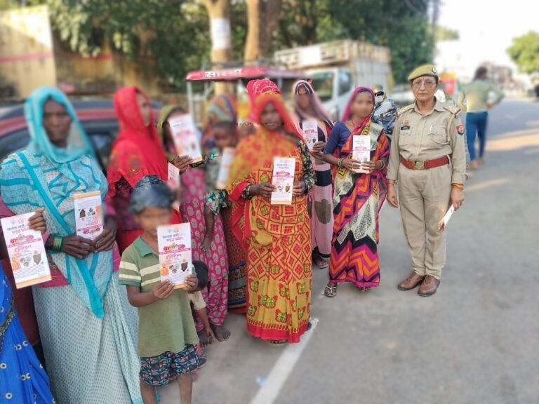 मिशन शक्ति फेज-5 (द्वितीय चरण) के अंतर्गत श्रावस्ती पुलिस का व्यापक जनजागरूकता अभियान, शारदीय नवरात्रि के प्रथम दिन महिला सुरक्षा, साइबर अपराध एवं यातायात नियमों के प्रति किया जागरूक*