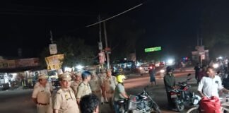 त्योहार दुर्गा पूजा व दशहरा के दृष्टिगत सुगम यातायात हेतु अवैध अतिक्रमण के विरुद्ध चला अभियान, सड़क किनारे लगे अवैध ठेला, रेहड़ी, दुकानों एवं खड़े वाहनों को हटवाया गया*