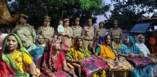 मिशन शक्ति फेज-6.0 के अंतर्गत पुलिस अधीक्षक ने वृद्धाश्रम पहुंचकर वृद्धजनों का जाना कुशलक्षेम, कम्बल वितरित कर दिया संवेदनशीलता एवं सेवा का संदेश*